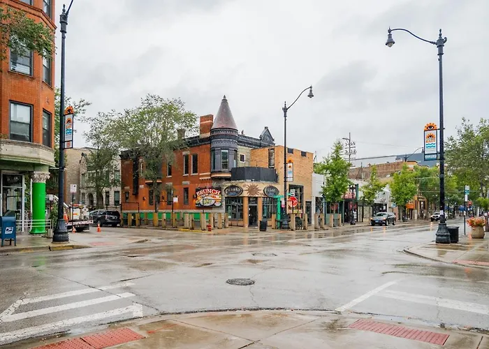 Apartment Modern Style Full Kitchen Boystown *