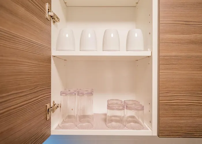 Modern Style Full Kitchen Boystown Apartment